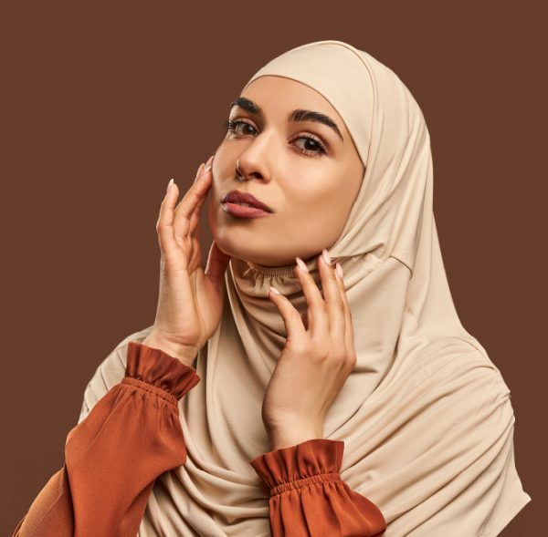 hijabi-woman-makeupArtboard 1-100